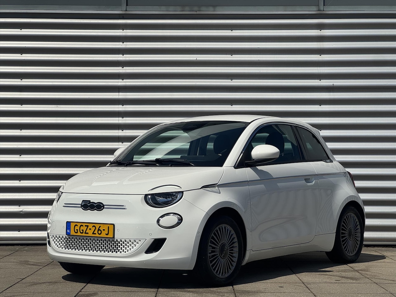 Fiat 500 - BLACK FRIDAY DEAL | 42kWh 118pk Automaat Urban | Achteruitrijcamera | Cruise Control | App - AutoWereld.nl