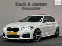 BMW 1-serie - M135i xDrive Panoramadak Alcantara M-sport
