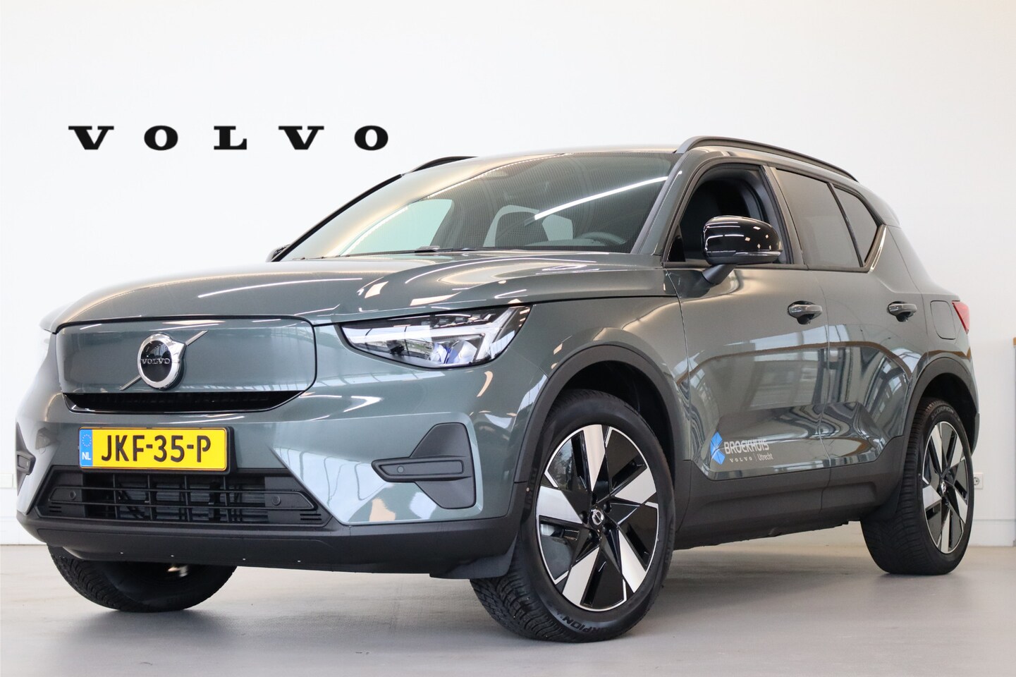 Volvo EX40 - Extended Range 82 kWh 252PK Business Climate Pack | Elektr. achterklep | Harman Kardon | P - AutoWereld.nl