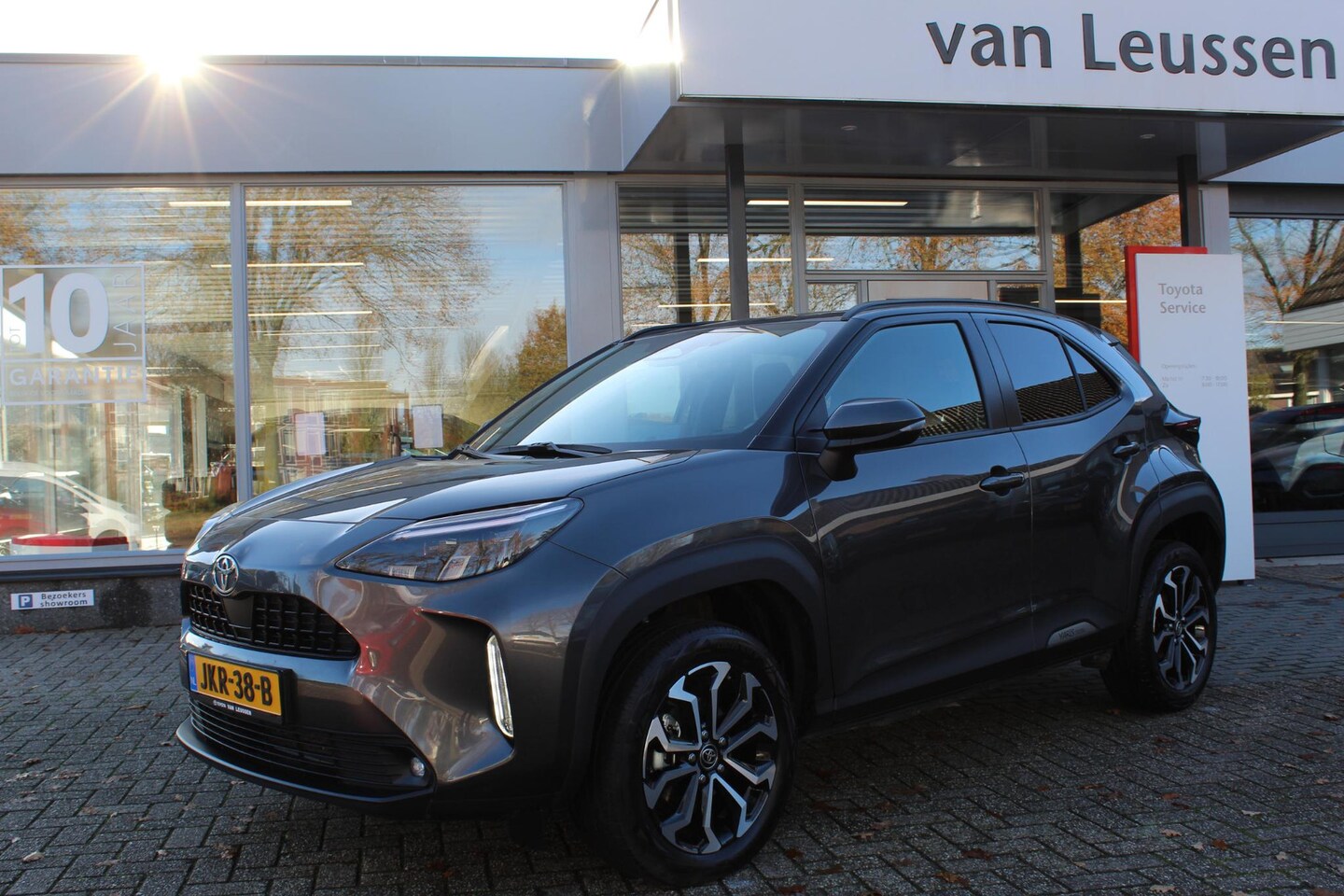 Toyota Yaris Cross - 1.5 Hybrid 115 FIRST EDITION LED KOPLAMPEN STUUR-STOEL-VOORRUITVERW. KEYLESS PRIVACYGLASS - AutoWereld.nl