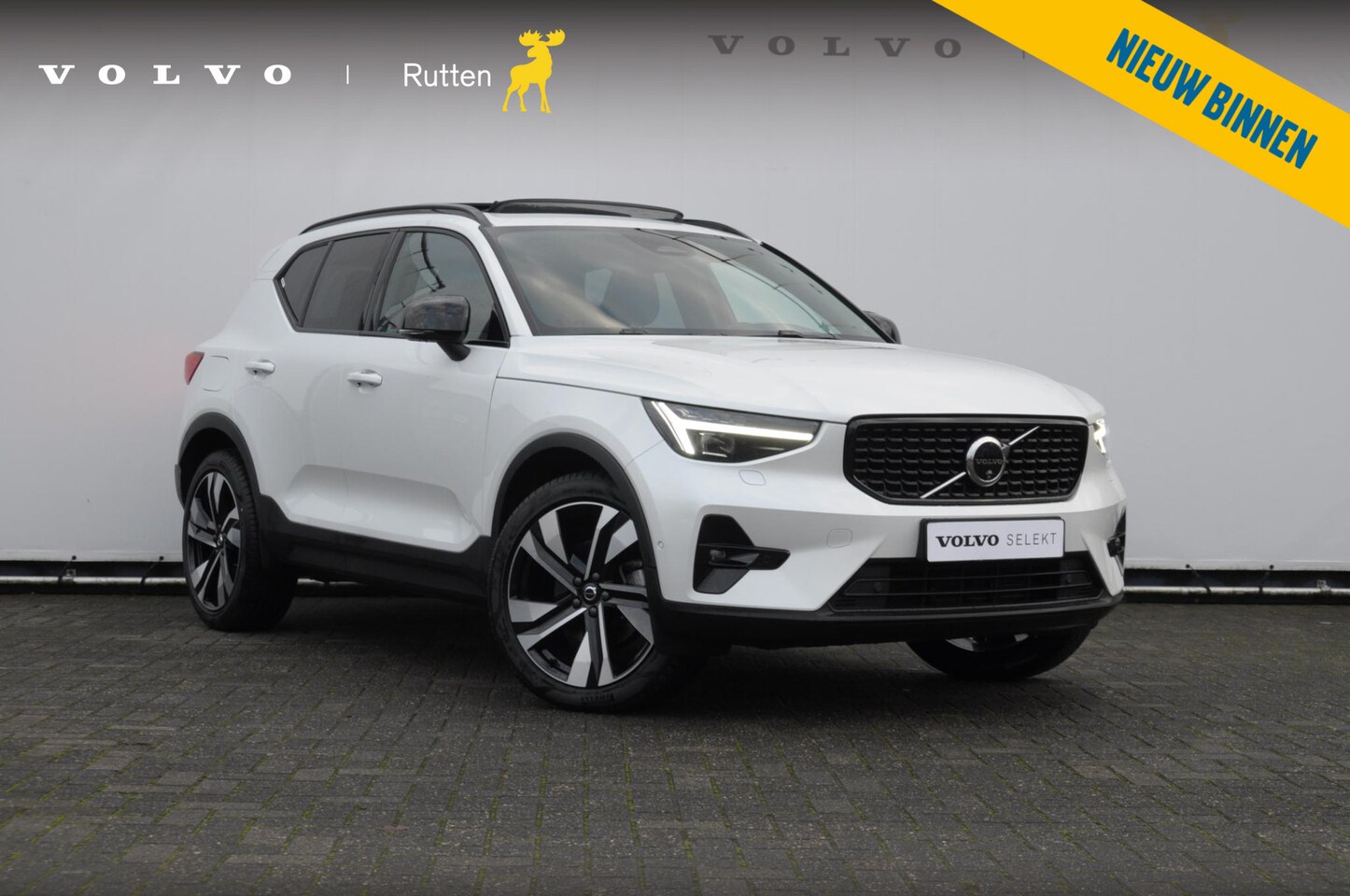 Volvo XC40 - 211PK Automaat B4 Ultimate Dark / Adaptieve cruise control / BLIS / Pixel LED / 20” velgen - AutoWereld.nl
