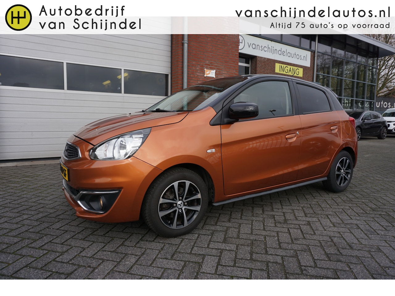Mitsubishi Space Star - 1.2 AUTOMAAT INSTYLE LUXE TWO TONE 5 DEURS STOELVERWARMING AIRCO LICHTMETALEN VELGEN BLUET - AutoWereld.nl