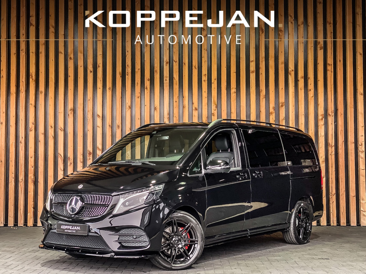 Mercedes-Benz V-klasse - 300d 4-MATIC AMG Dubbele Cabine Lang | PANO | BURMESTER | 360 | ELEKTRISCHE STOELEN | - AutoWereld.nl