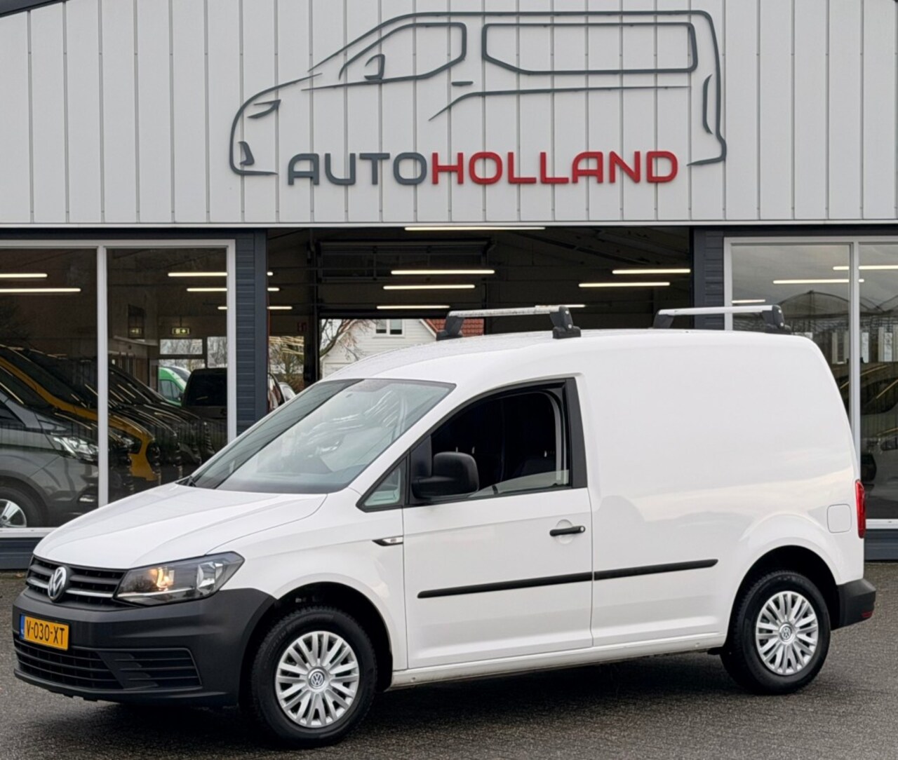 Volkswagen Caddy - 2.0 TDI 55KW 75PK EURO 6 AIRCO/ TREKHAAK/ ORIGINEEL AUDIO/ 100% DEALERONDERHOUDEN - AutoWereld.nl