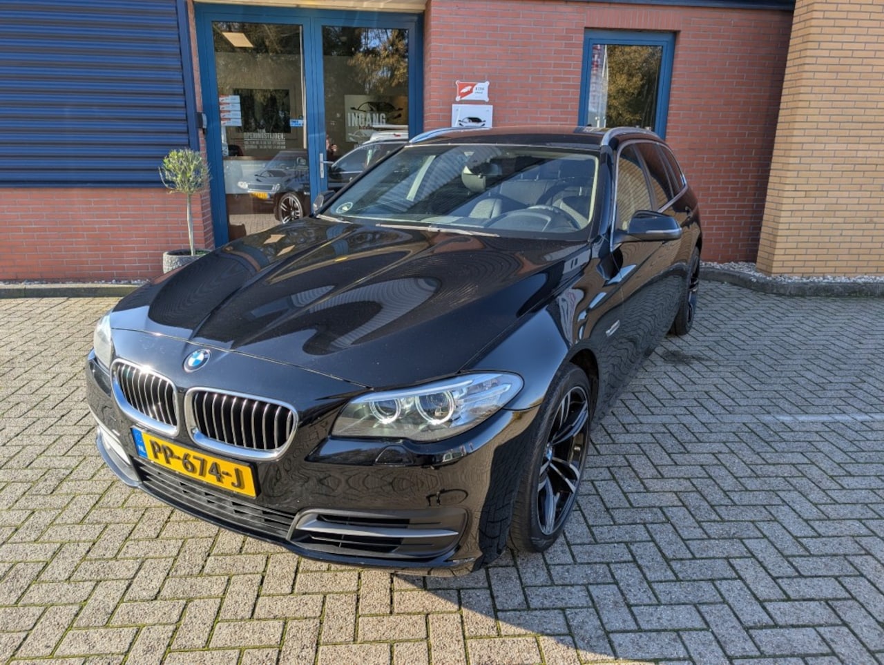 BMW 5-serie - 520d Executive 520D EXECUTIVE, Trekhaak, Airco, Cruise, Navi - AutoWereld.nl