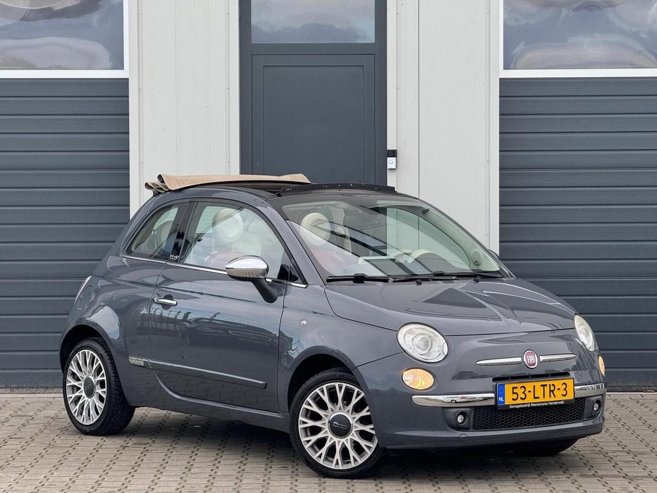 Fiat 500 - 1.2 Sport Cabrio / Leder / CarPlay / Luxe / Nardo - AutoWereld.nl
