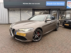 Alfa Romeo Giulia - 2.0T Super | Leer | Camera | Navigatie