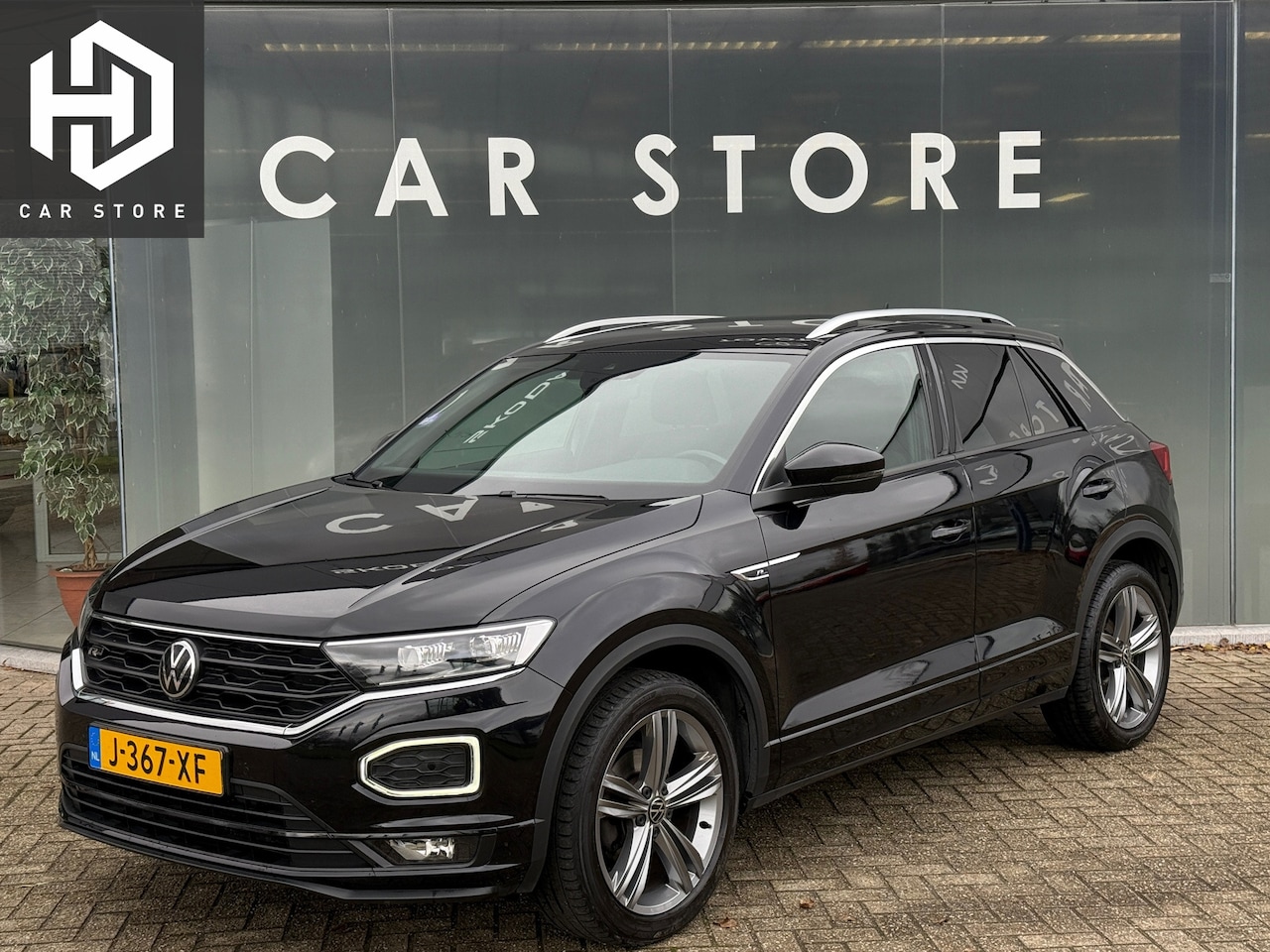 Volkswagen T-Roc - 1.5 150pk TSI DSG Sport R-Line Sportstoelen|ACC|Carplay - AutoWereld.nl