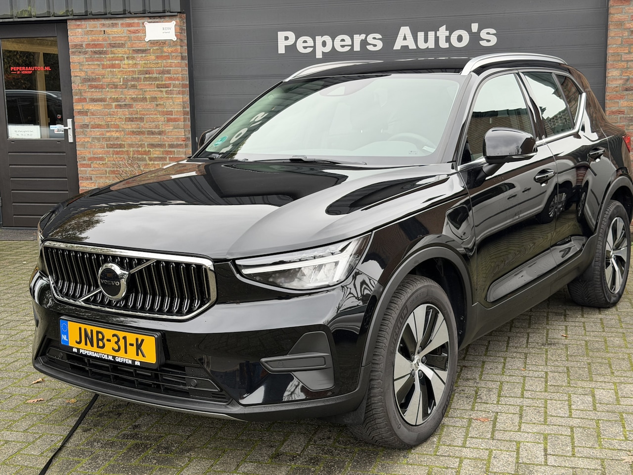 Volvo XC40 - 1.5 T4 Recharge R-Design exterieur Navi .stoelverwarming Stuur verwarming. enz net onderho - AutoWereld.nl
