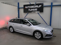 Skoda Octavia Combi - 1.0 e-TSI Ambition - N.A.P. Airco, Navi, Trekhaak, PDC