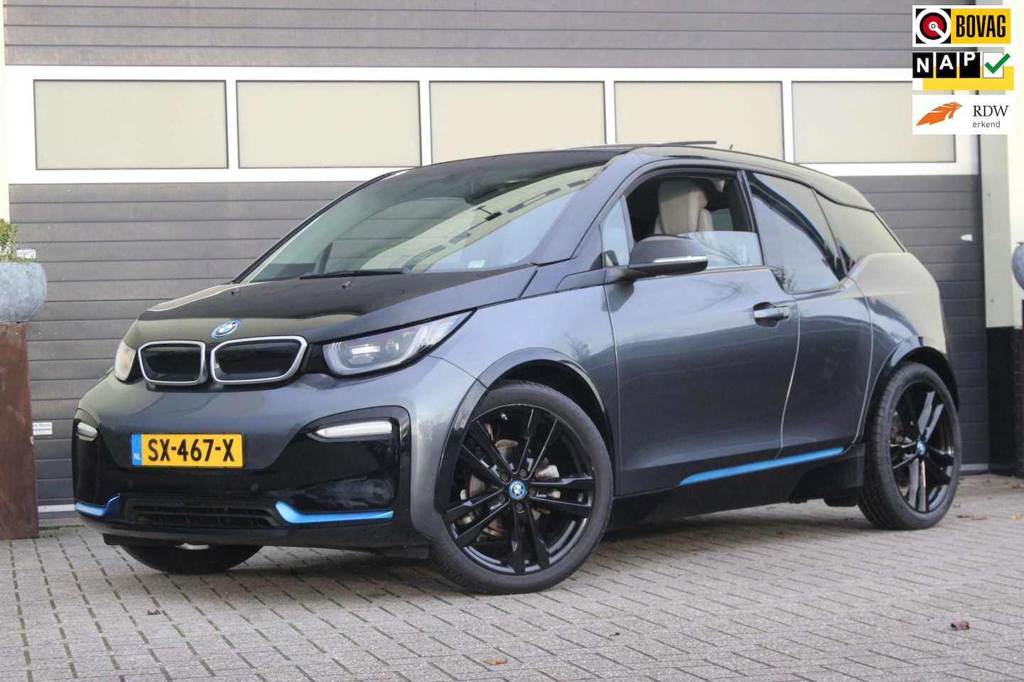 BMW i3 - S iPerformance 94Ah 33 kWh | Schuifdak | Leer | Camera - AutoWereld.nl