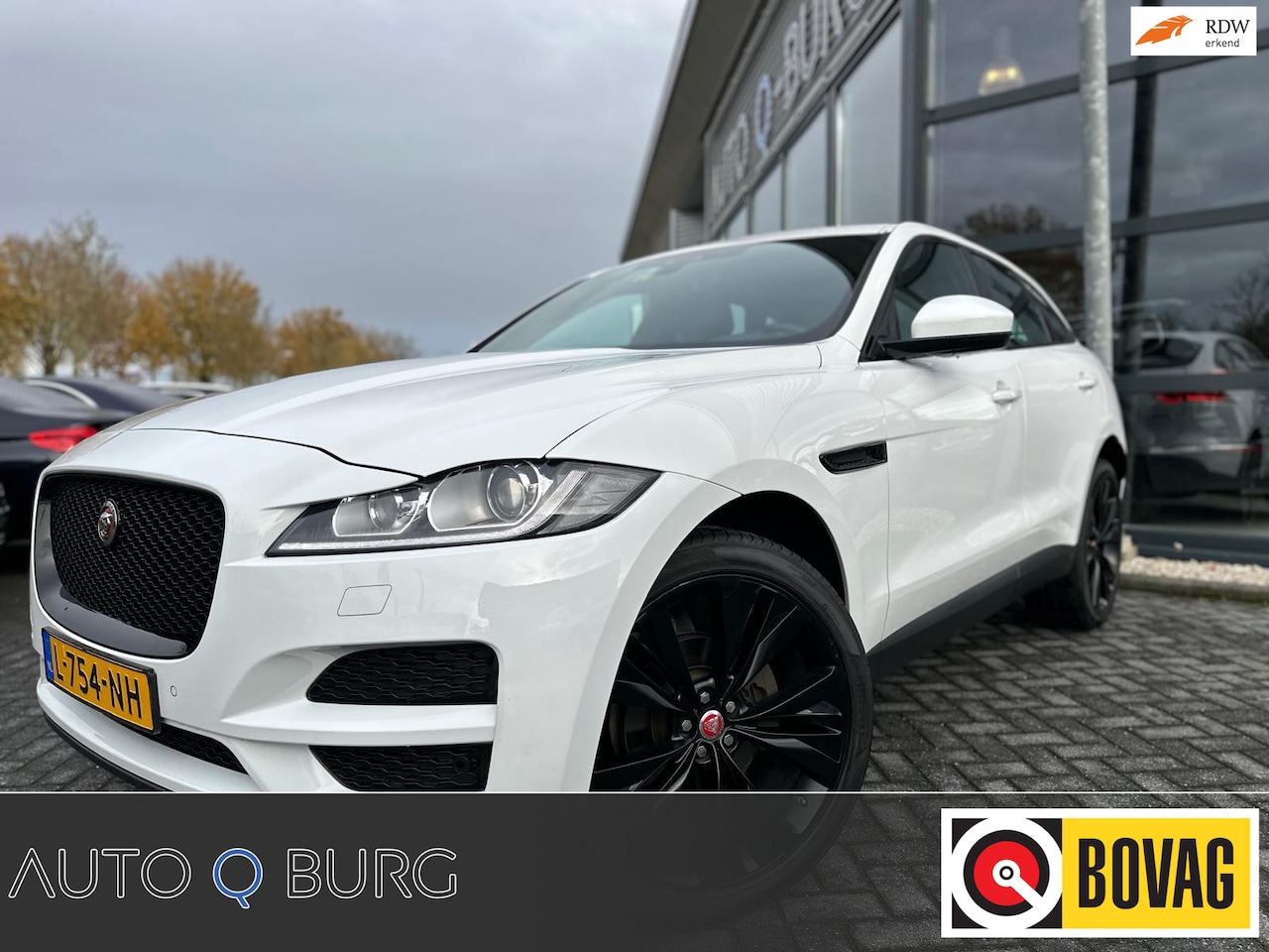 Jaguar F-Pace - 2.0 Portfolio AWD 25t | Automaat | Panorama | Stoel\ Stuurverwarming | Leder | LED | Camer - AutoWereld.nl