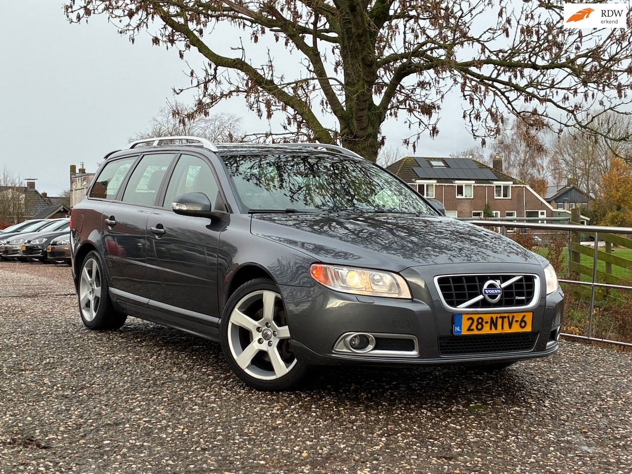 Volvo V70 - 2.0T R-Edition | Navi + Leder + Cruise Nu € 6.975,-!!! - AutoWereld.nl