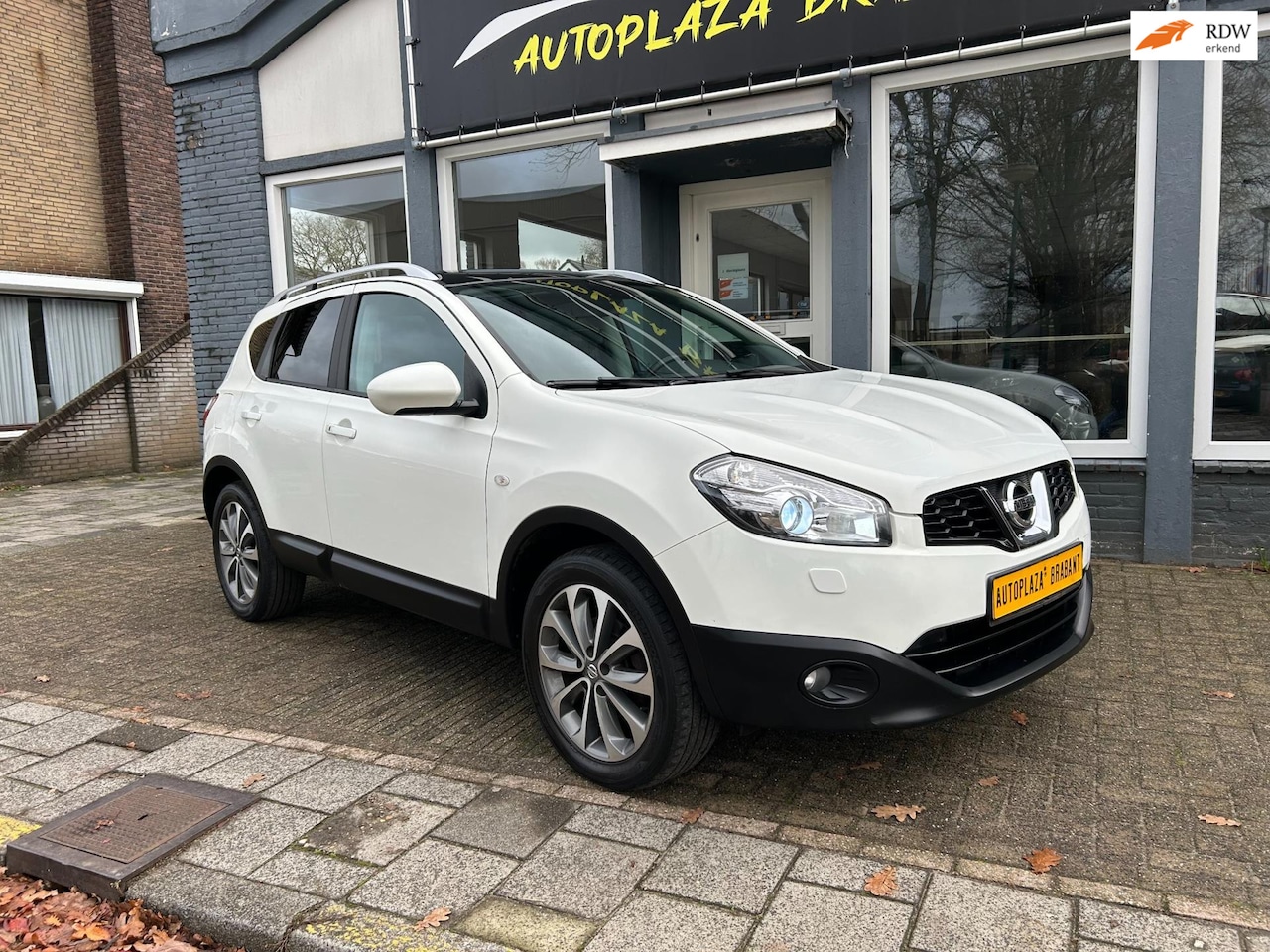 Nissan Qashqai - 2.0 Tekna / NAVI / PANODAK / LEDER / XENON - AutoWereld.nl
