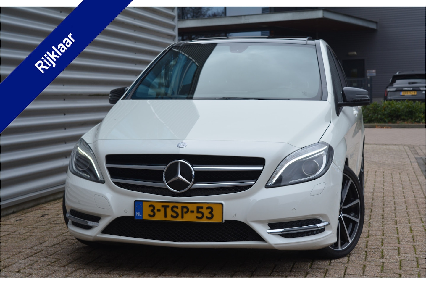 Mercedes-Benz B-klasse - 180 Automaat/Pano/2e Eig/Org.NL - AutoWereld.nl