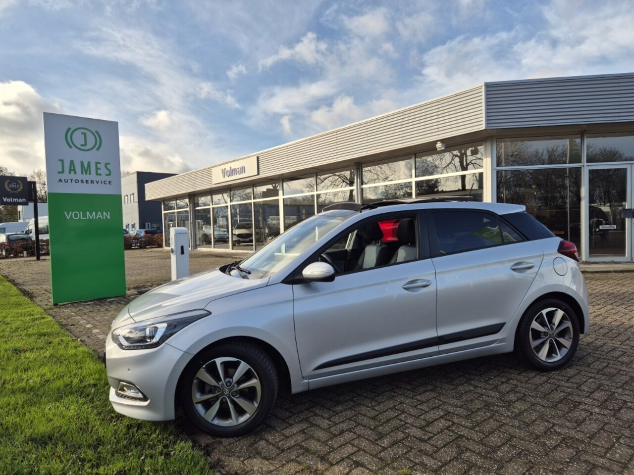 Hyundai i20 - 1.2 HP Premium - AutoWereld.nl