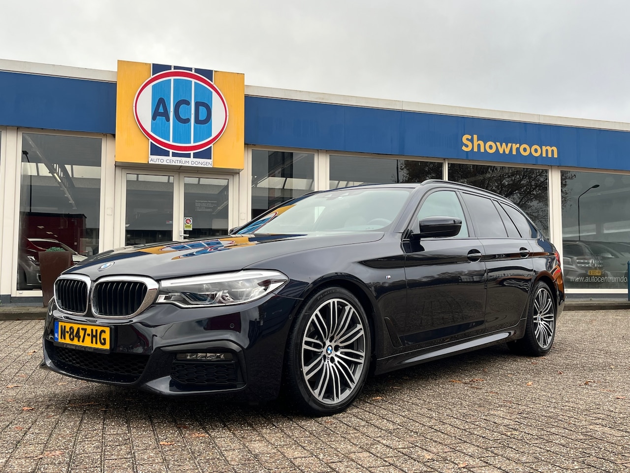 BMW 5-serie Touring - 520i High Executive M-Sport | M-Pakket | PanoramaDak | Trekhaak afneembaar | - AutoWereld.nl