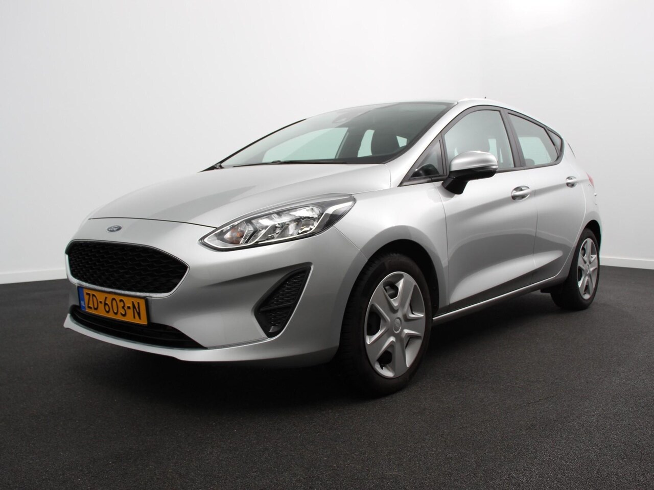 Ford Fiesta - 1.1 Trend | Navigatie | Cruise control | Dab | Airco | Parkeersensoren achter | Trekhaak - AutoWereld.nl