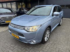 Mitsubishi Outlander - 2.0 PHEV Instyle+ ACC LEDER TREKHAAK SCHUIFDAK VOL