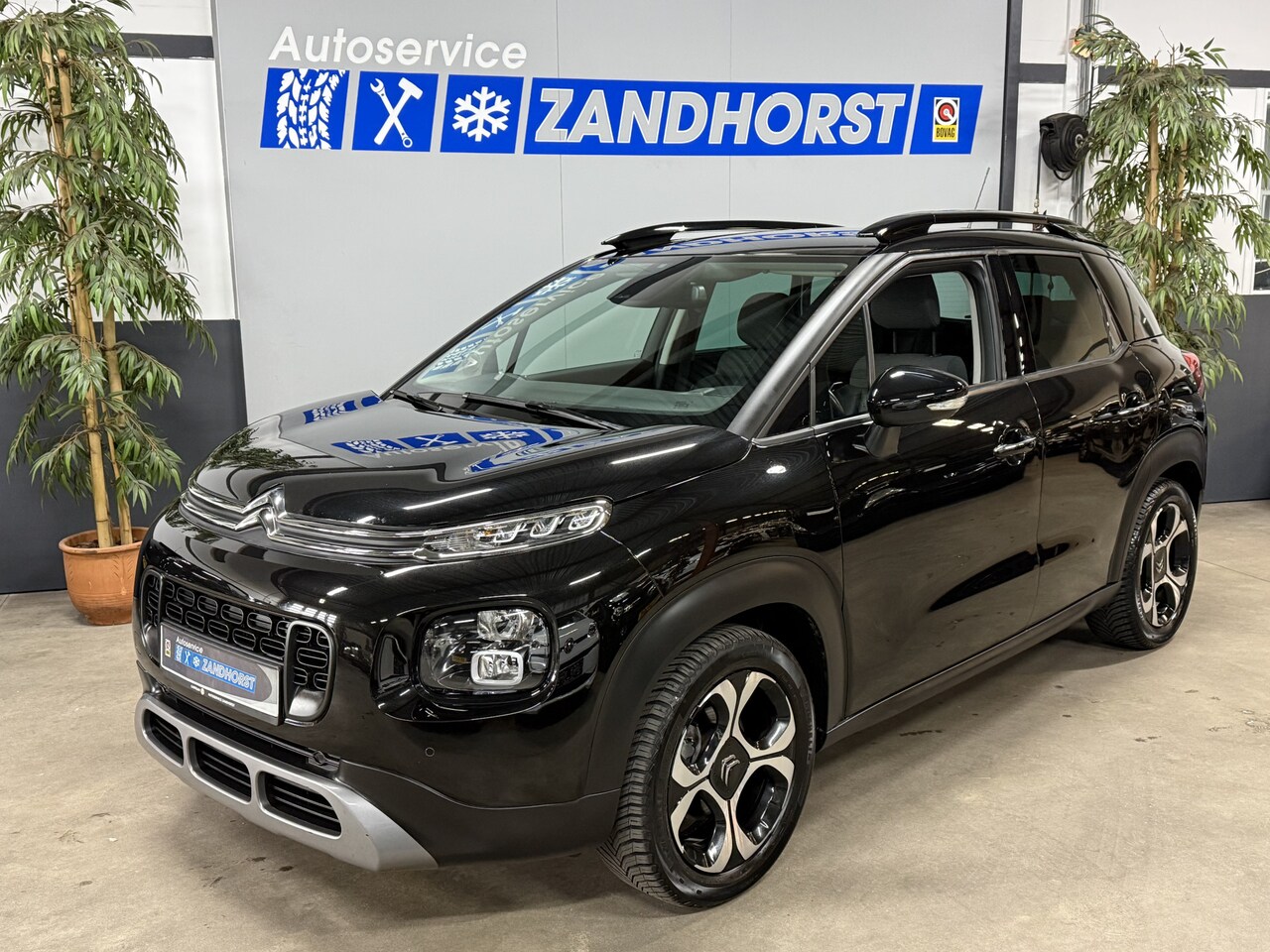 Citroën C3 Aircross - 1.2 PureTech S&S Shine // Half leer // Trekhaak - AutoWereld.nl