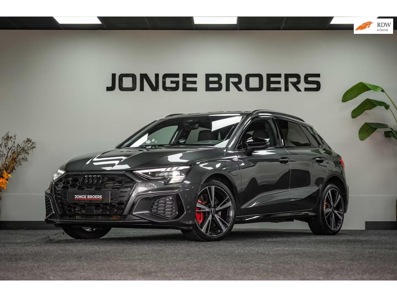 Audi A3 Sportback - 45 TFSI e S edition Competition |Matrix|RS-seats|Hud|ACC - AutoWereld.nl