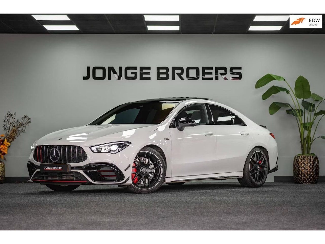 Mercedes-Benz CLA-Klasse - AMG 45 S 4MATIC+ Premium Plus |Pano|Burmester - AutoWereld.nl