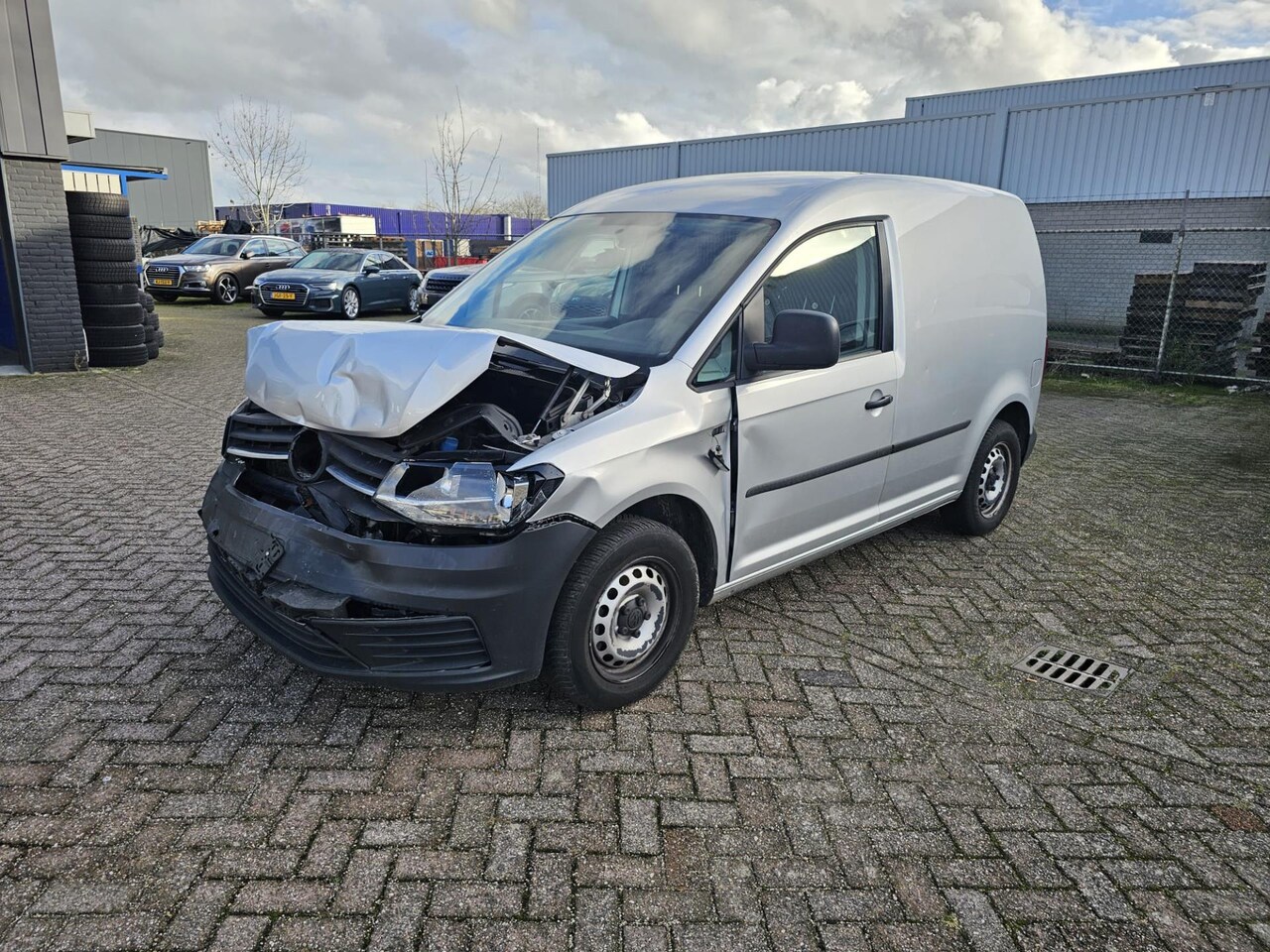 Volkswagen Caddy - 2.0 TDI L1H1 Trendline Voor Schade |Airco|Navi|Cruise| - AutoWereld.nl