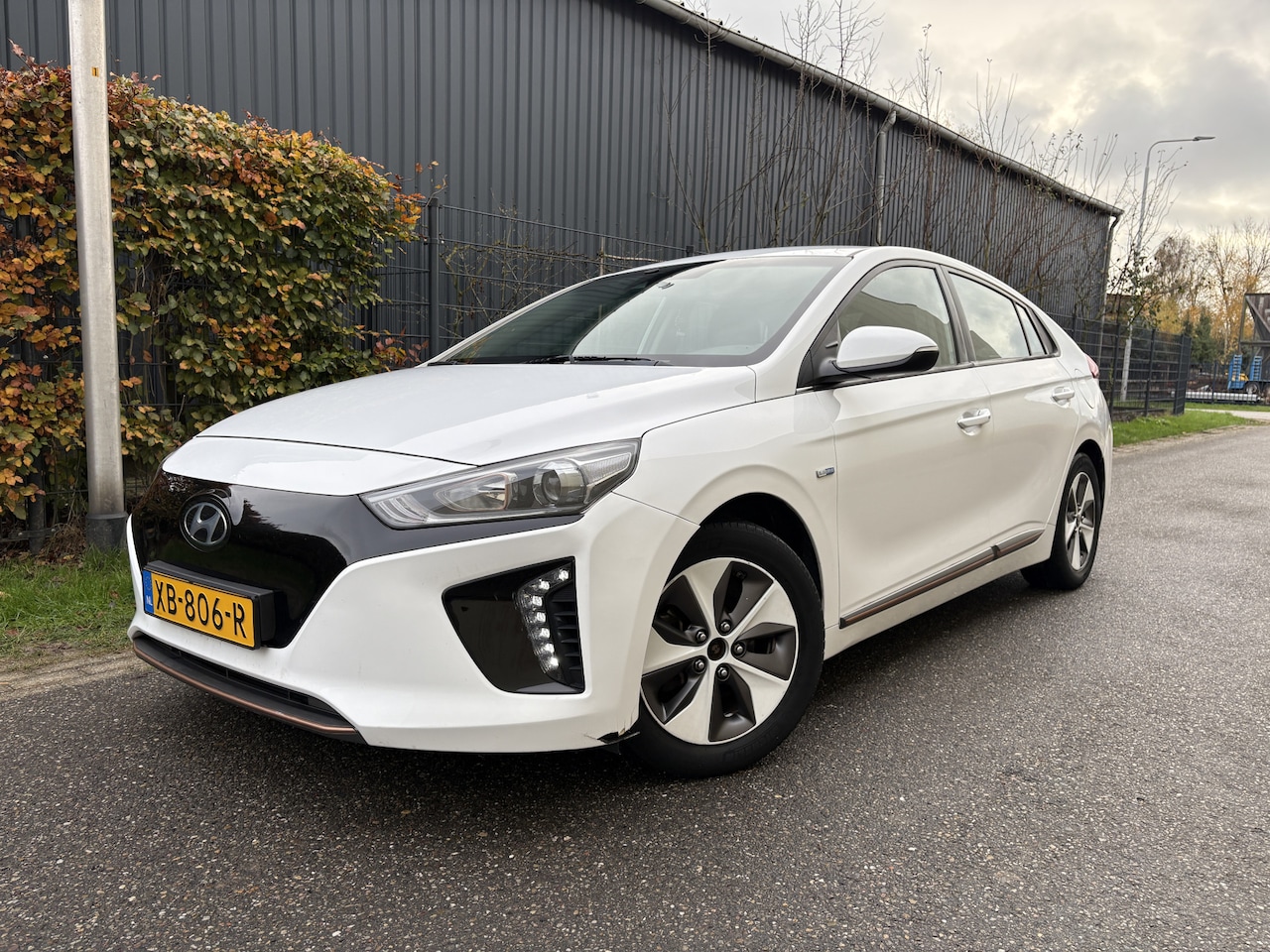 Hyundai IONIQ - Comfort EV / AUTOMAAT / NAVI / INFINITY / CRUISE - AutoWereld.nl