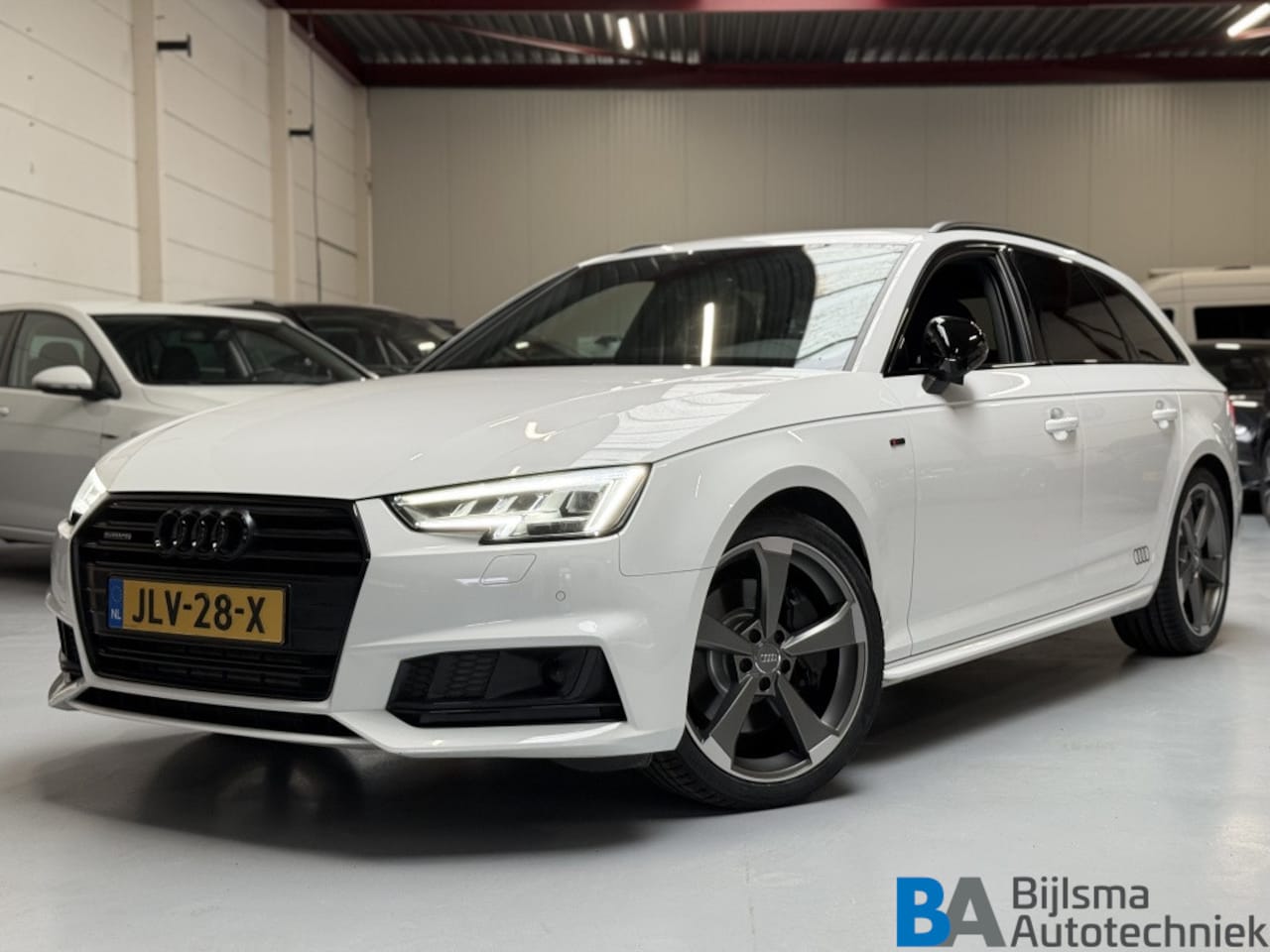 Audi A4 Avant - 2.0 TFSI Quattro | 252PK | Matrix | Virtual | Black optic - AutoWereld.nl