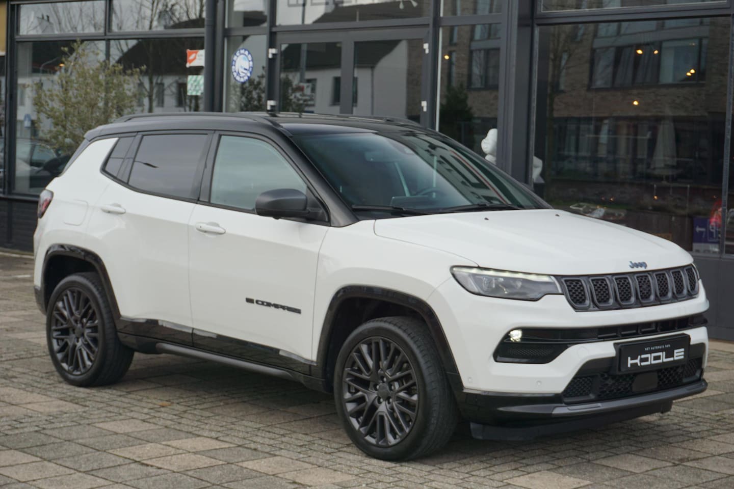Jeep Compass - 4xe 240 Plug-in Hybrid Electric 80th Anniversary | PANO - AutoWereld.nl