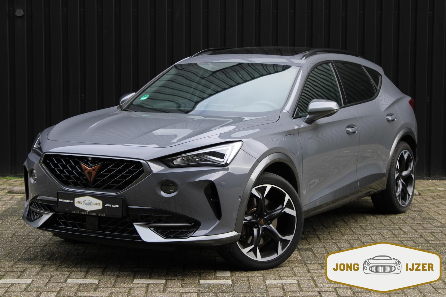 CUPRA Formentor - 1.4 e-Hybrid VZ COPPER PANO LEER MEMORY 360 CAM - AutoWereld.nl