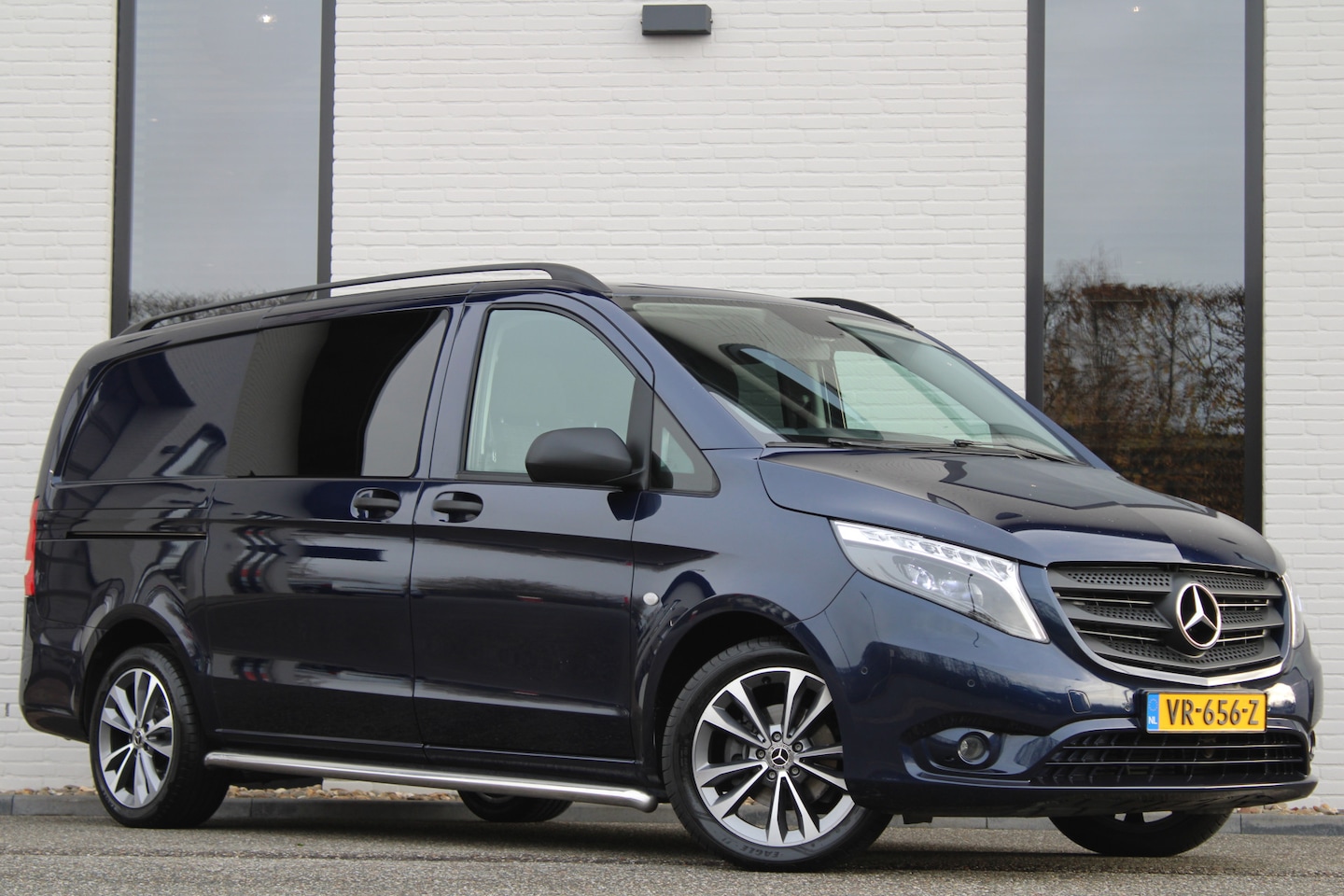 Mercedes-Benz Vito - 114 CDI Aut / Lang / DC / Comfort / Led / Navi / Camera / Nette Staat - AutoWereld.nl