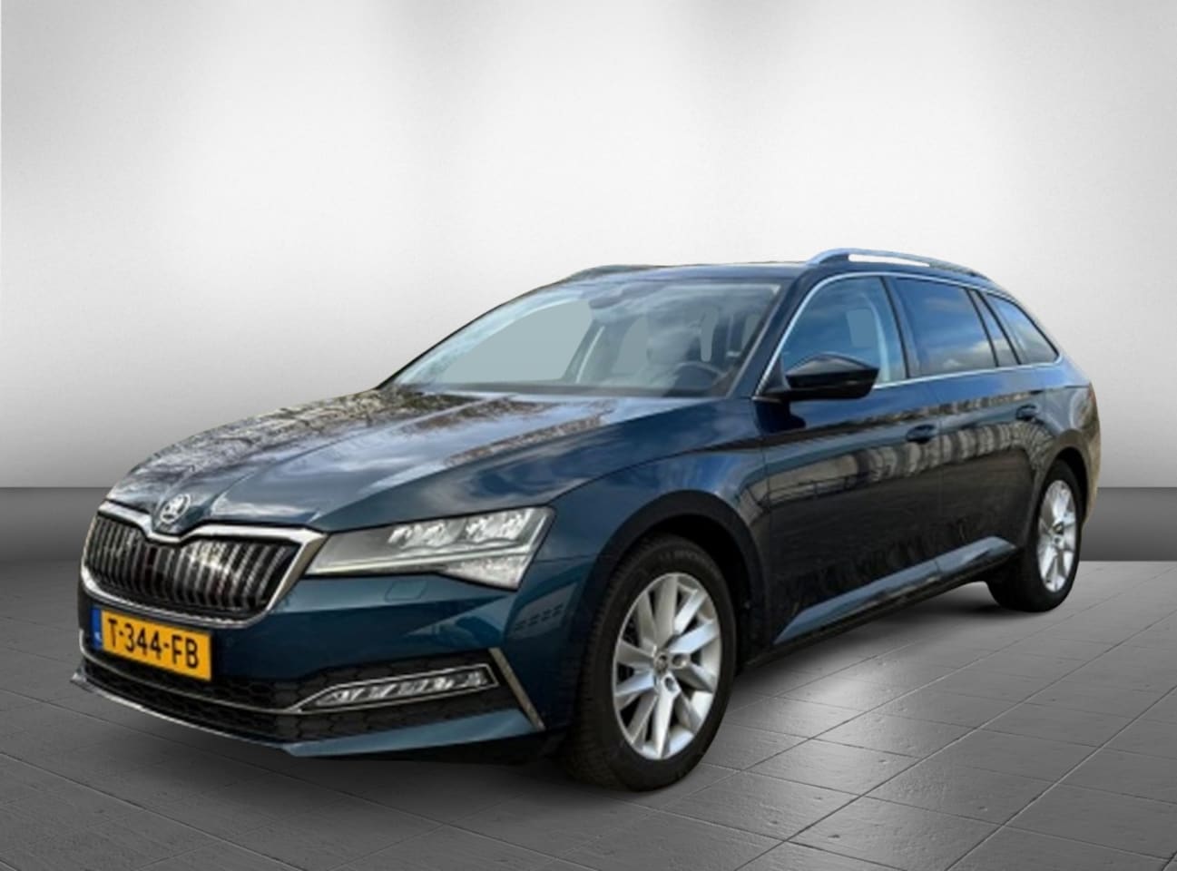 Skoda Superb Combi - 1.4 TSI iV stoel en stuur verwarming trekhaak - AutoWereld.nl