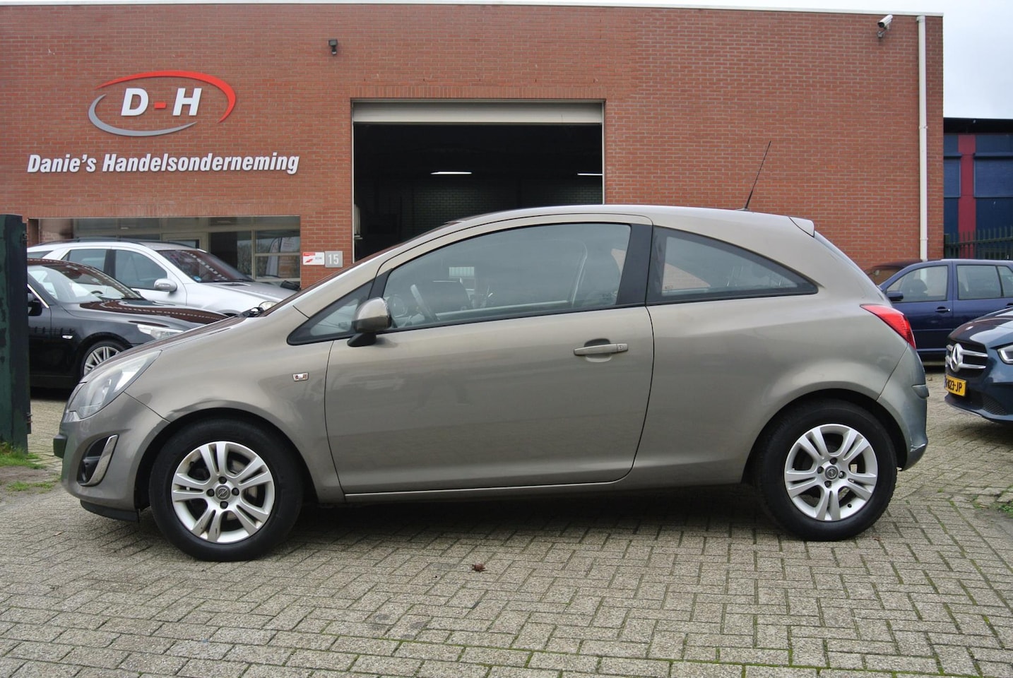 Opel Corsa - 1.2-16V Cosmo airco inruil mogelijk nap - AutoWereld.nl