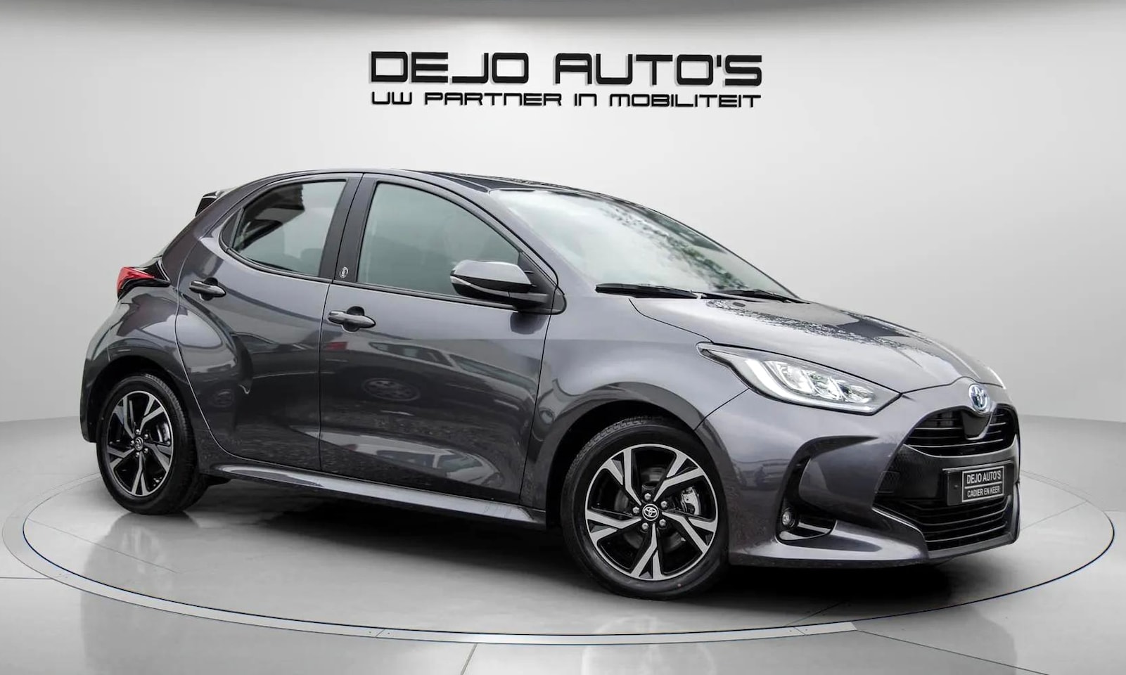 Toyota Yaris - 1.5 HYBRID TEAM DYNAMIC NAVI-CARPLAY LED CAMERA WINTER PACK - AutoWereld.nl