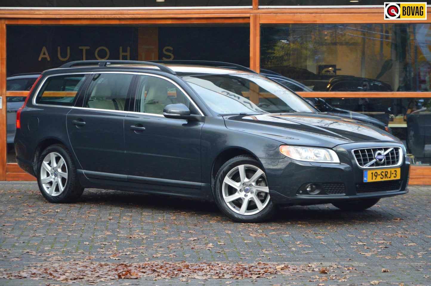Volvo V70 - T4 Limited Edition | 1e Eigenaar | Dealer onderhouden | Stoelverwarming | Trekhaak | Parke - AutoWereld.nl