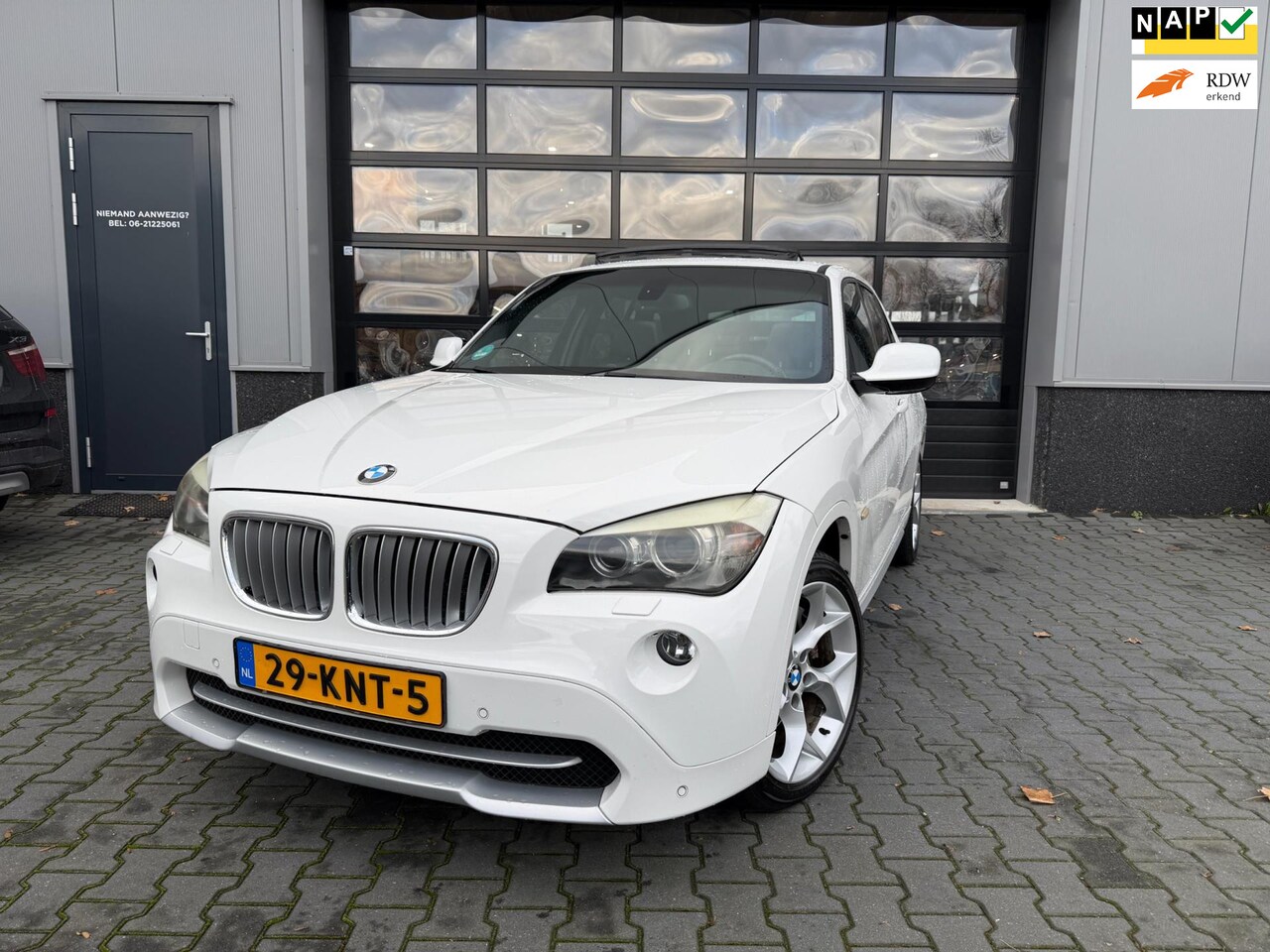BMW X1 - XDrive28i Executive 3.0 NIEUWSTAAT pano leer - AutoWereld.nl