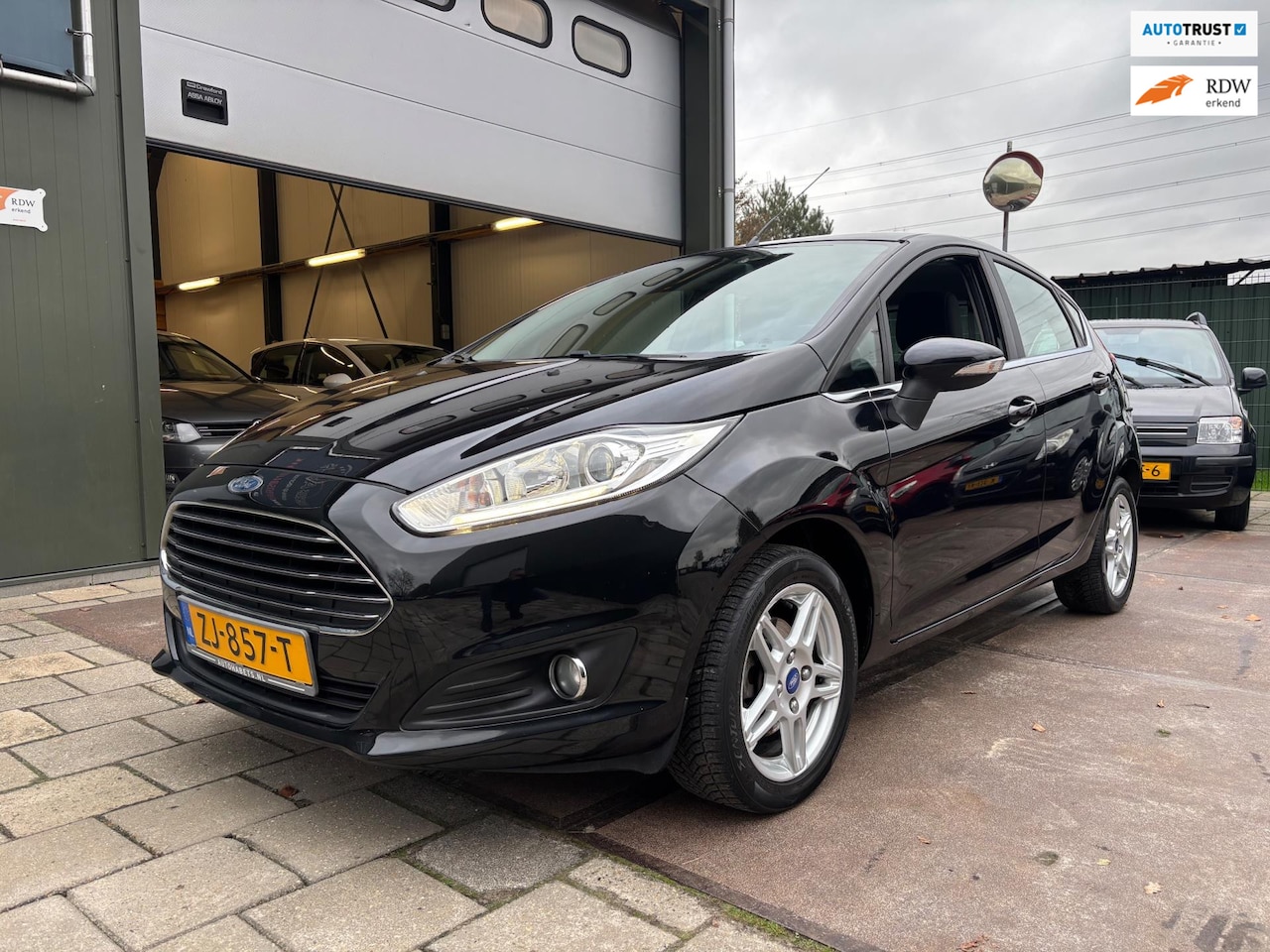 Ford Fiesta - 1.0 Titanium Airco Nieuwstaat 92dkm! - AutoWereld.nl