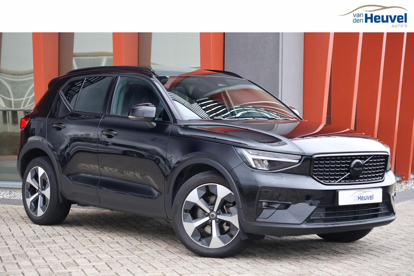 Volvo XC40 - B3 Ultimate Dark | Panoramadak | Parkeercamera | Stoelverwarming | Leder | BLIS | Pilot As - AutoWereld.nl