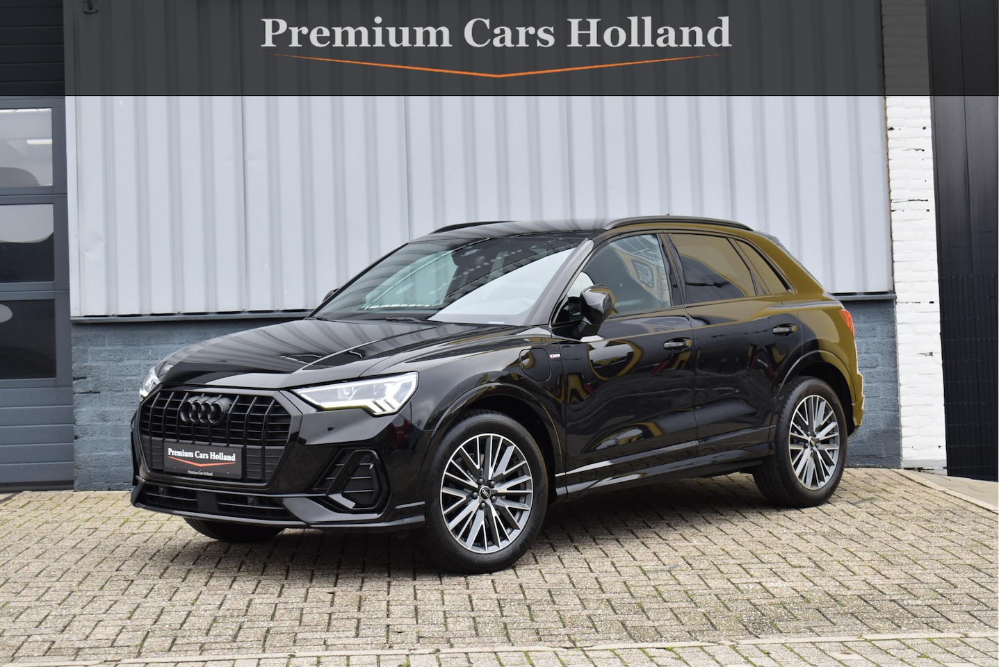 Audi Q3 - 45 TFSI e S-Line 245 Pk Black Ed Navi Leder/Alcantara Keyless Camera 19 Inch - AutoWereld.nl