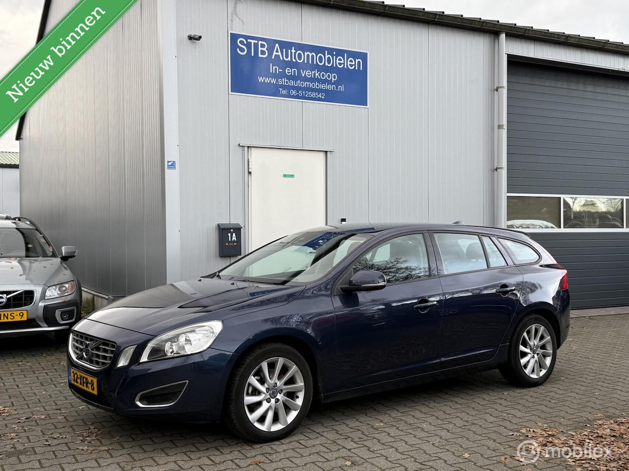 Volvo V60 - 1.6 T3 1.6 T3, Navi, Volledig dealer onderhouden - AutoWereld.nl