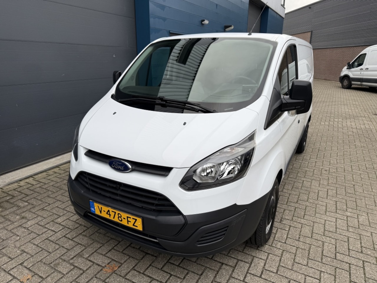 Ford Transit Custom - 270 2.0TDCI 77kw L1H1 Airco Trekhk Org 94.000km!! - AutoWereld.nl