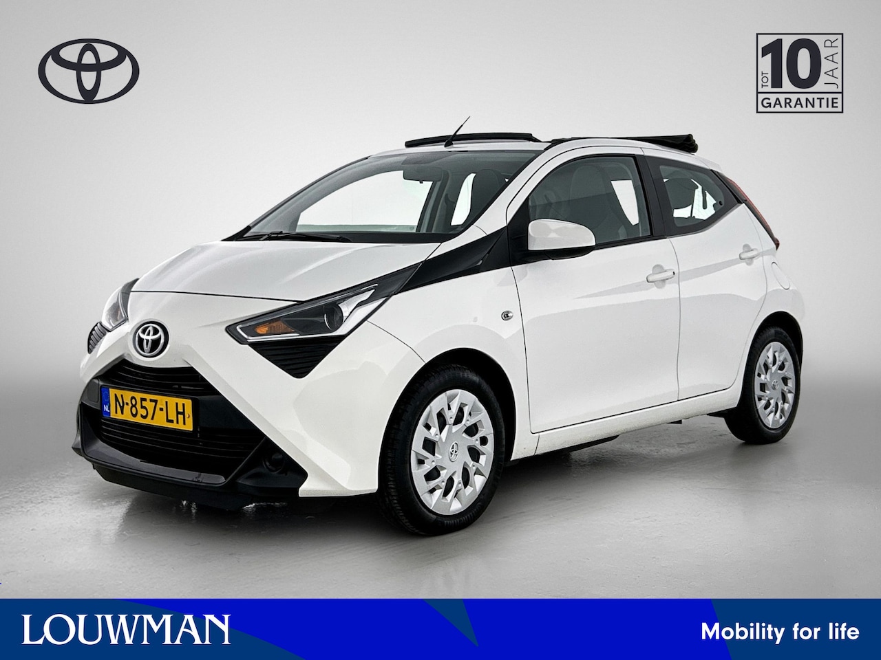 Toyota Aygo - 1.0 VVT-i x-play cabrio | 1e Eigenaar | NIEUW GELEVERD EN ONDERHOUDEN | Apple Carplay / An - AutoWereld.nl