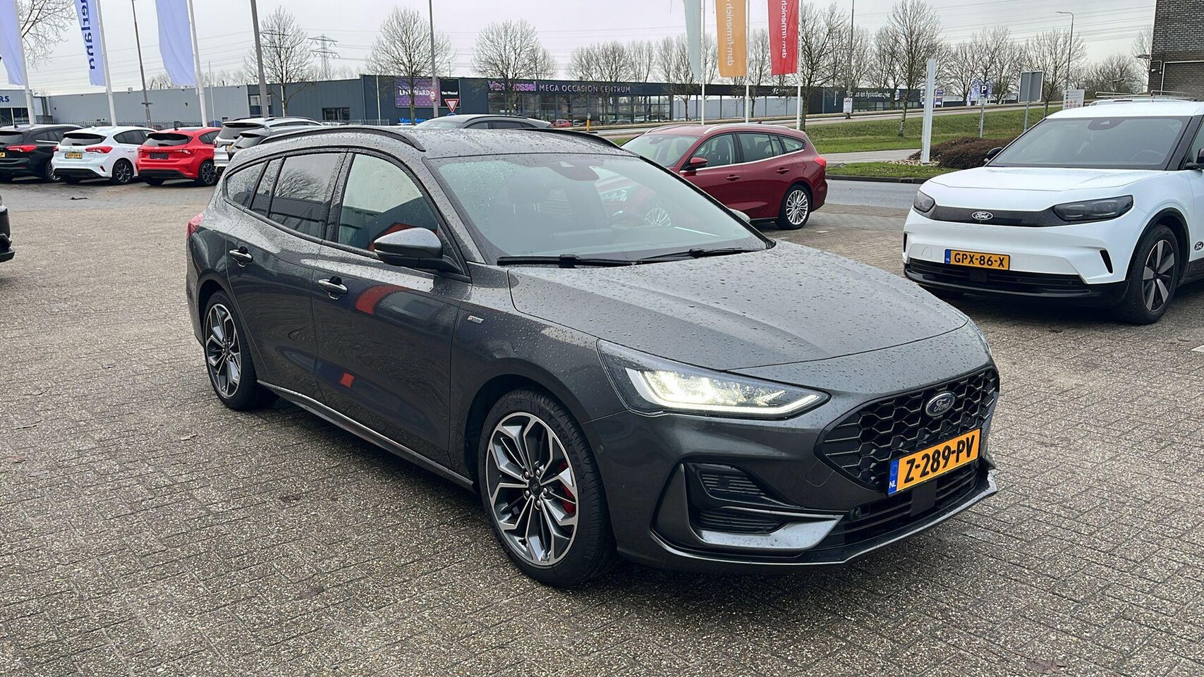 Ford Focus Wagon - 1.0 EcoBoost Hybrid ST Line X 125pk | NIEUW! | Driver Assistance Pack | Winterpack | 18 in - AutoWereld.nl