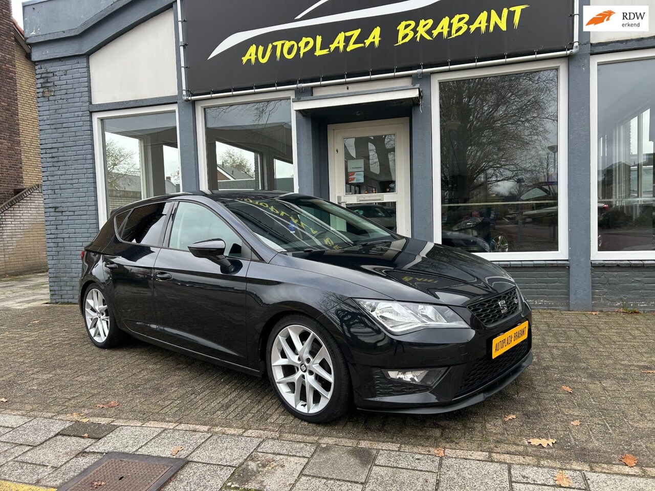 SEAT Leon - 1.2 TSI FR / CLIMAT / CRUISE / UITLAAT FRIEDRICH MOTORSPORT - AutoWereld.nl