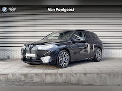 BMW iX - xDrive40 Sportpakket / Comfort Access / Driving Assistant Professional / Parking Assistant