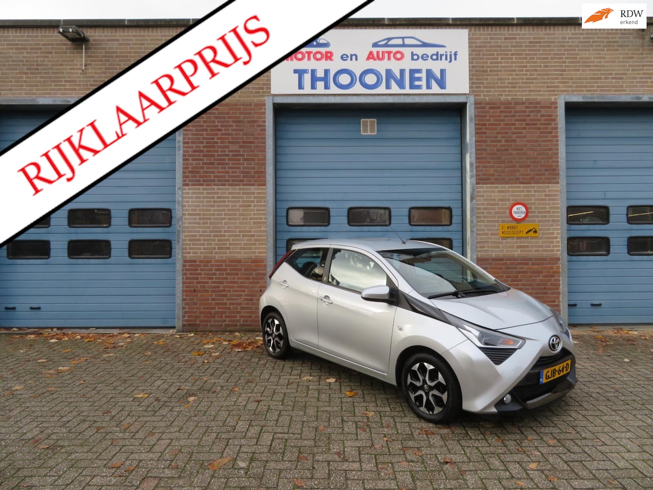 Toyota Aygo - 1.0 VVT-i x-play|5 deurs|automaat|airco|telefoon aansluiting|isofix|licht metalen velgen - AutoWereld.nl