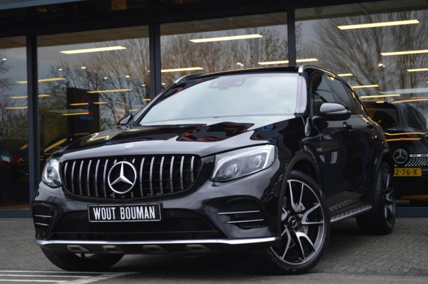 Mercedes-Benz AMG GLC - 43 4MATIC Led Leder Panorama Memory Burmester Luchtvering Head-Up Trekhaak Pdc - AutoWereld.nl