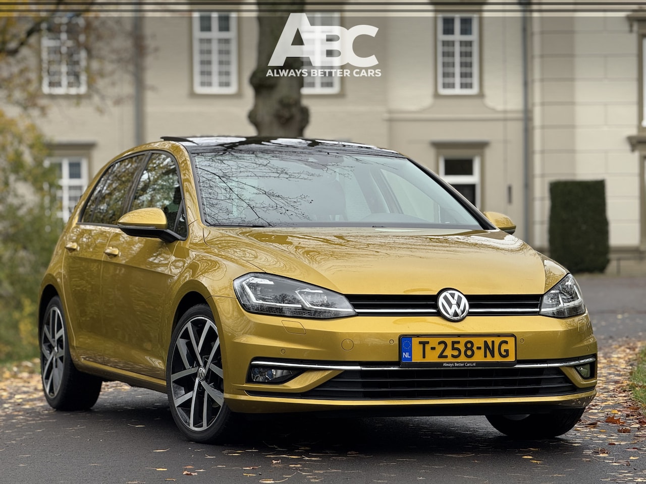 Volkswagen Golf - 1.4 TSI Highline B. R-line Pano LED - AutoWereld.nl