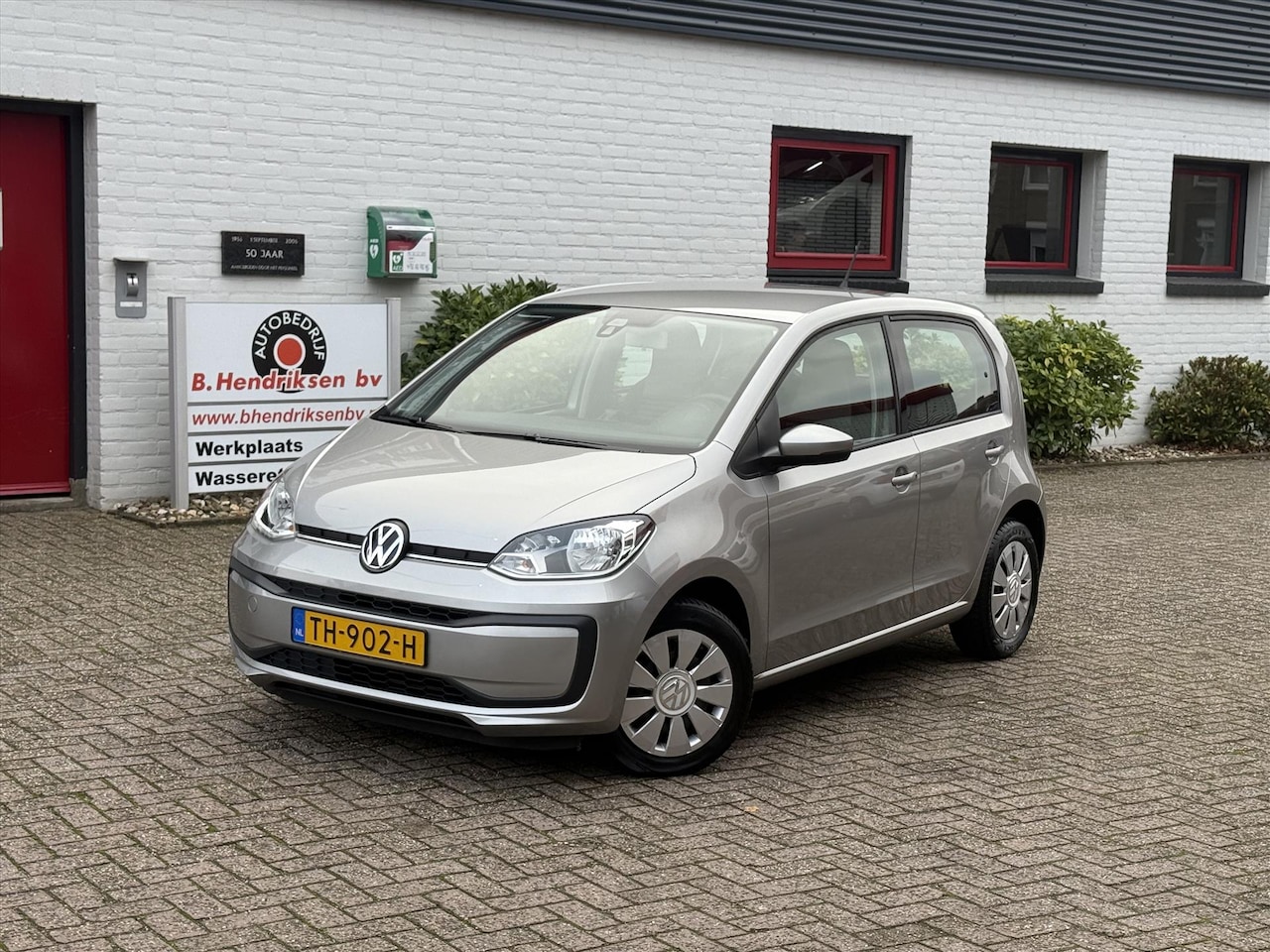 Volkswagen Up! - 1.0 60PK 5D BMT Move up/ All season banden/ Airco/ Bluetooth/ Origineel NL/ NAP - AutoWereld.nl